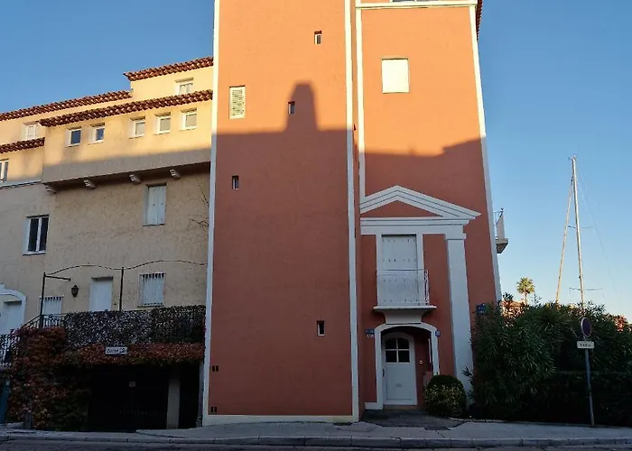 Casa Nostra, Port-grimaud, Vue Sur Les Canaux * غريمو